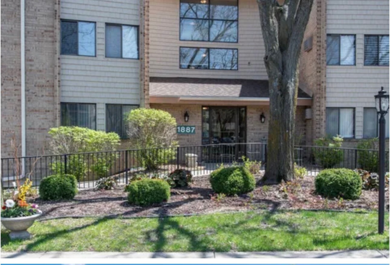 Building Photo - 1887 Silver Bell Rd