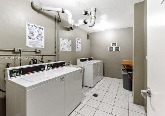 Building Photo - 7441 Wayne Ave