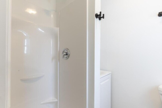 Building Photo - 713 Locust St