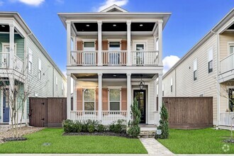 Building Photo - Charming 3-Bedroom Home