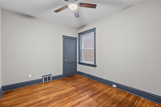 Building Photo - 4040 Shreve Ave