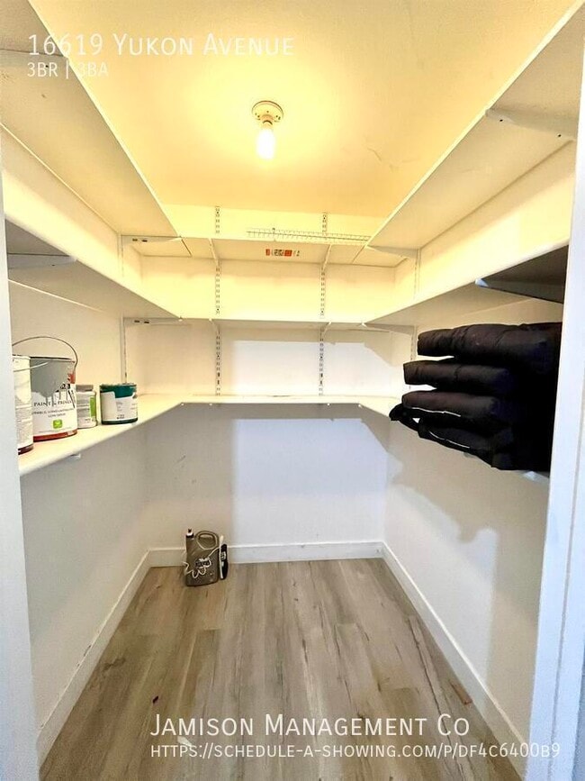 Building Photo - 16619 Yukon Ave