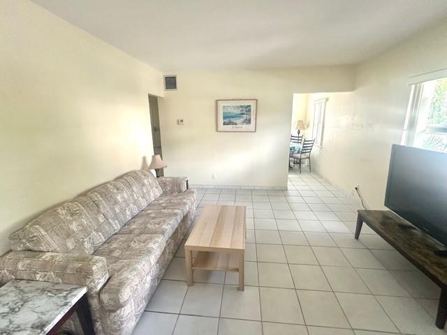 Building Photo - 2508 Bay Dr