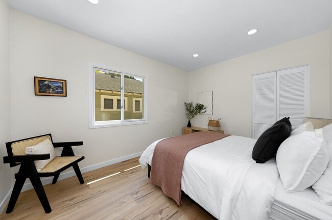 Building Photo - 4062 Goldfinch St