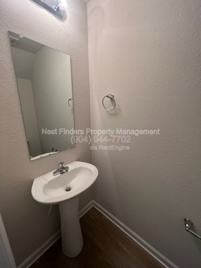 Building Photo - 689 Melba St