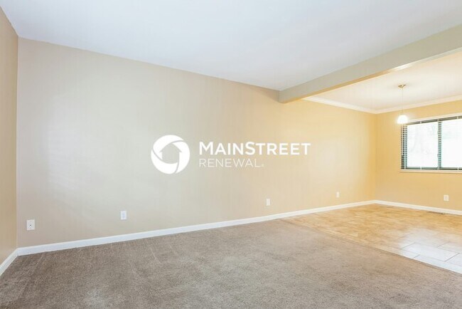 Building Photo - 3 Bedroom Pet-Friendly Home in Fenton, MO with Main Street Renewal