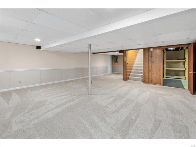 Building Photo - 596 Golfwood Dr