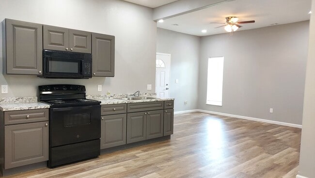 Building Photo - COMING SOON!!! GORGEOUS 3br home!