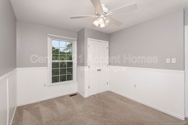 Building Photo - 2514 S Arlington Mill Dr