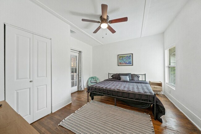 Building Photo - Beautiful historic home only minutes from downtown