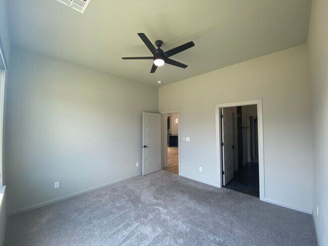 Building Photo - Beautiful contemporary 2-story home with 3 bedrooms and 2 bathrooms in Addison Creek.