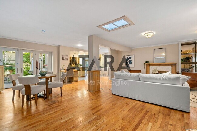 Building Photo - 1577 E Tomahawk Dr