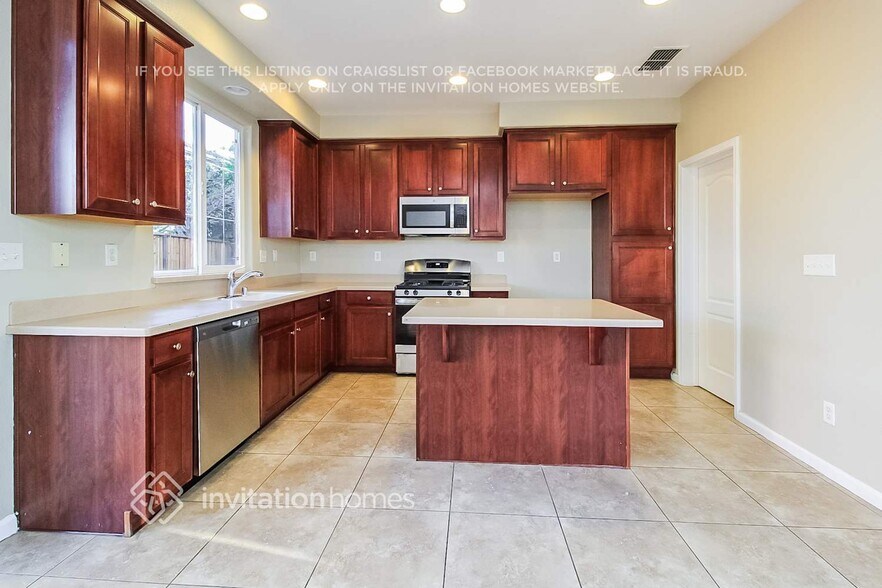 Building Photo - 16 Shadmoor Pl