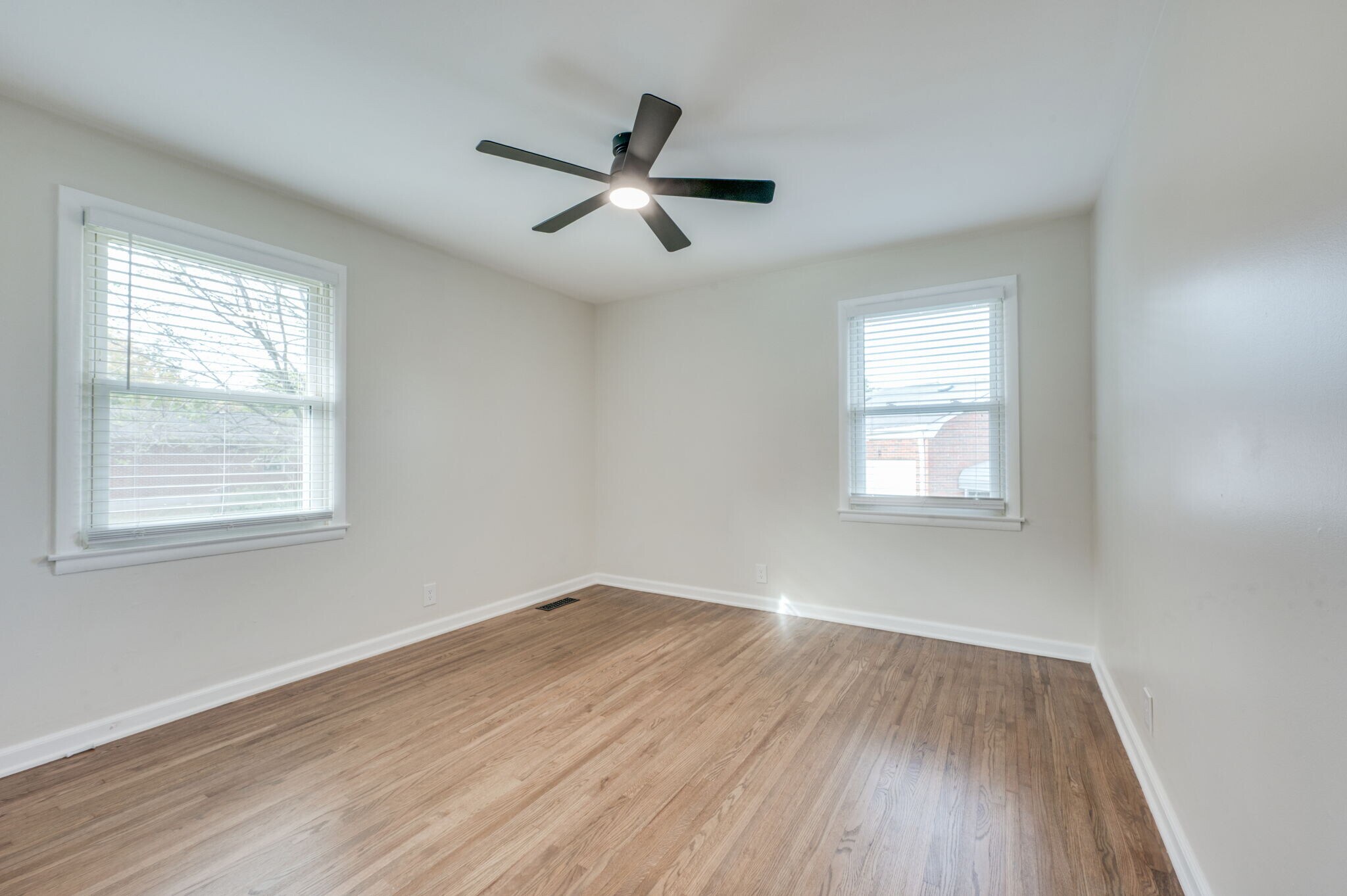 Building Photo - 5003 Hasty Dr