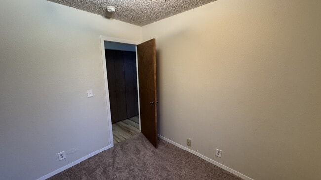 Building Photo - 110 N Yellowstone Ave