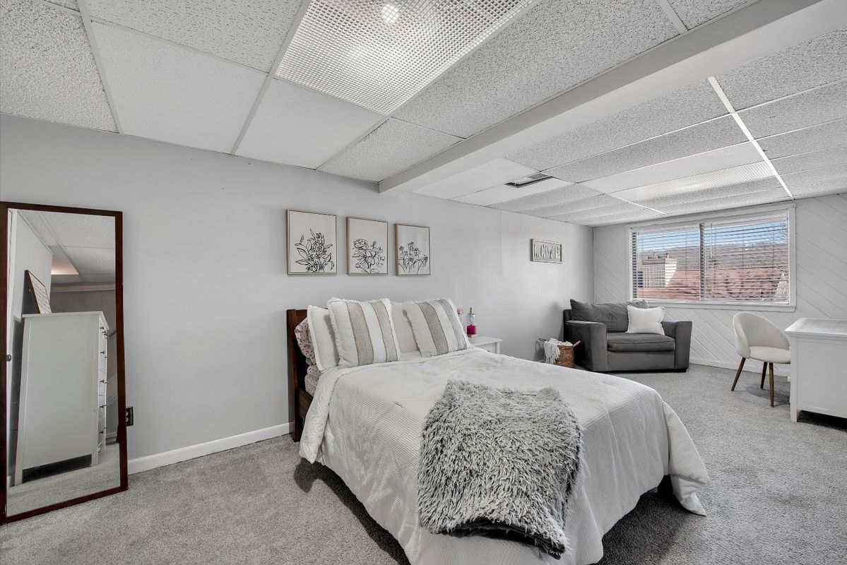 Building Photo - 157 Beacon Hill Common