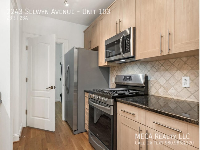Building Photo - 2243 Selwyn Ave