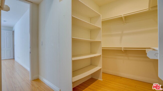 Building Photo - 4100 Wilshire Blvd