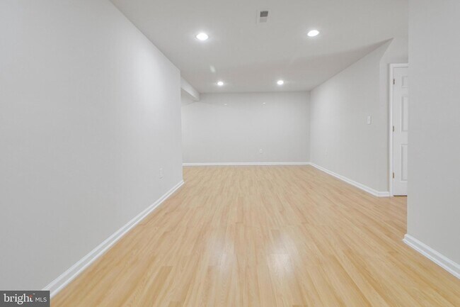 Building Photo - 115 Richard Dr SE