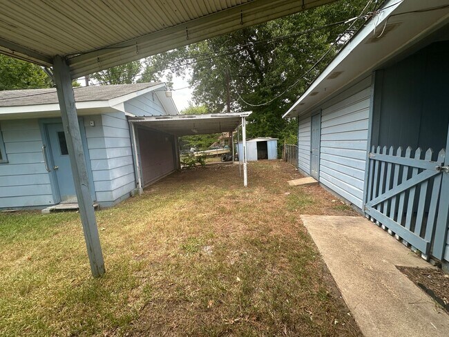 Building Photo - Lynbrook Subdivision