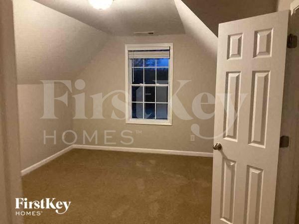 Building Photo - 5903 Vintage Oaks Pass