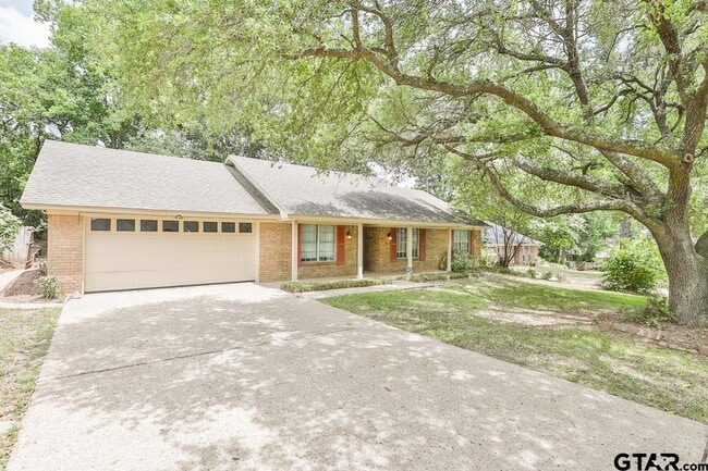 Building Photo - 1823 Picadilly Pl