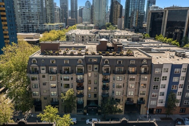 Building Photo - 425 Vine St