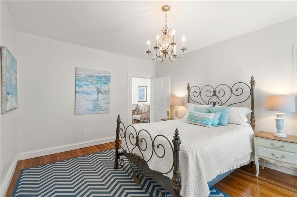 Building Photo - 42 Mann Ave