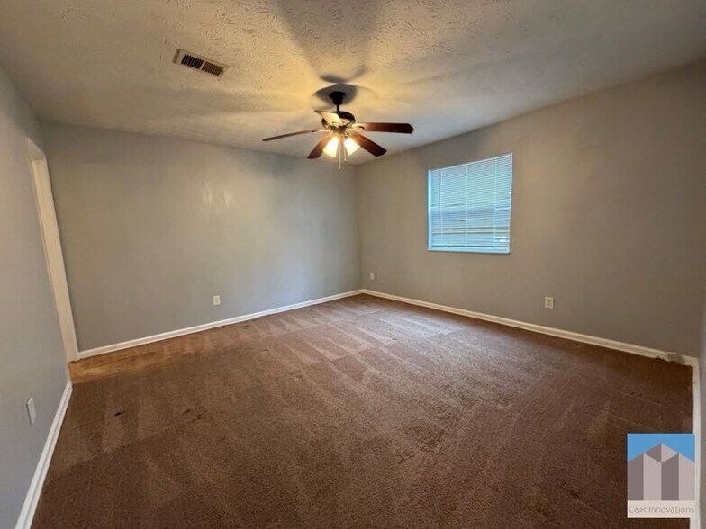 Building Photo - 804 Emerald Forest Cir