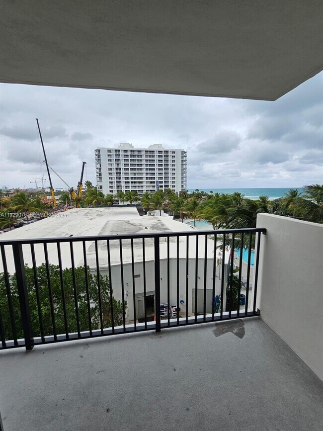 Building Photo - 9273 Collins Ave