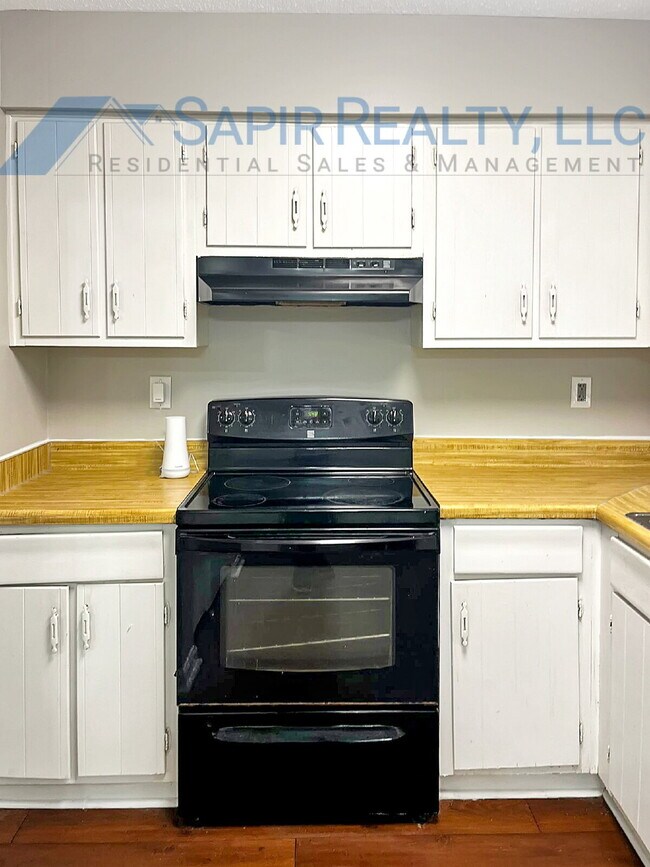 Building Photo - 8697 Embrey Dr