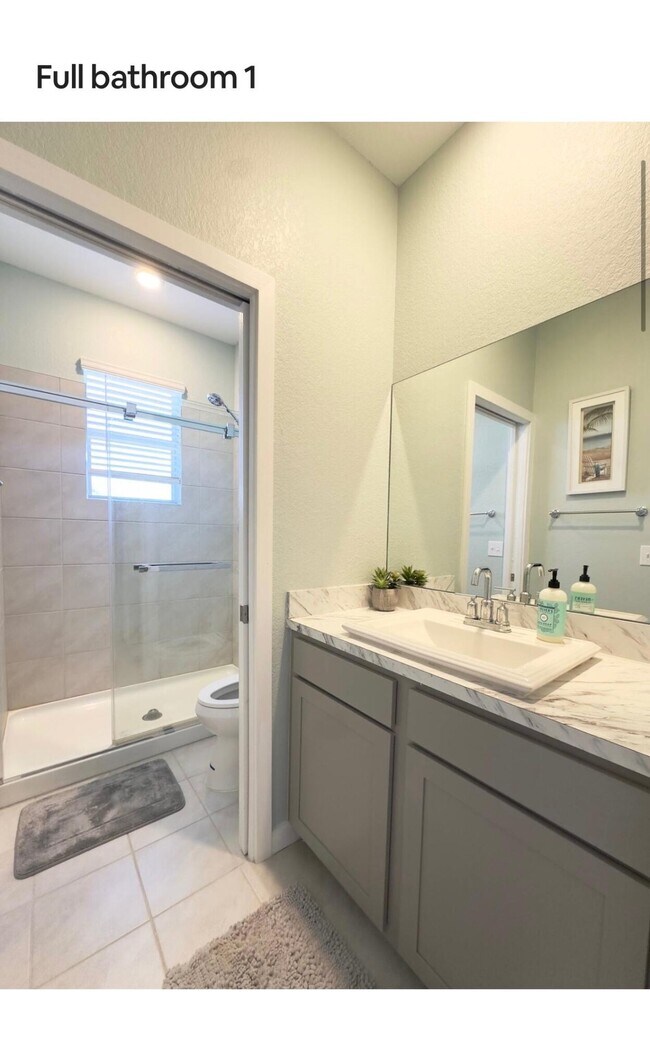 Building Photo - 69 Bandol St