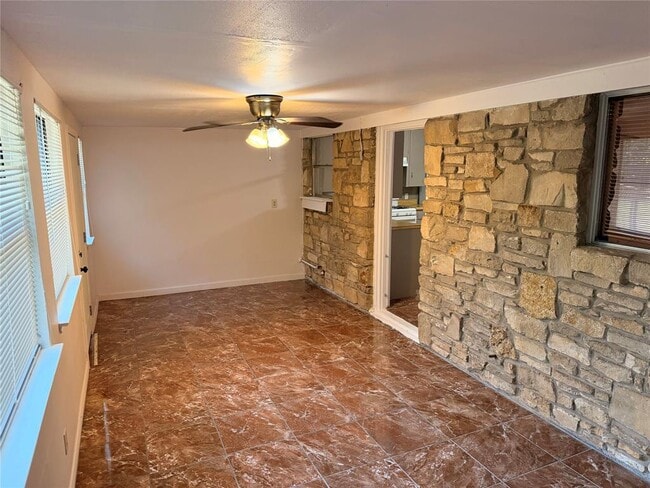 Building Photo - 7406 Southgate Ln