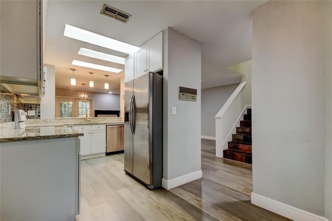 Building Photo - 4139 Brentwood Park Cir