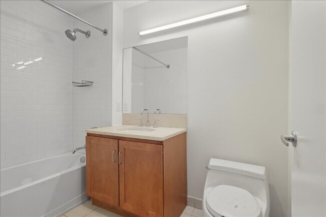 Building Photo - 389 Washington St