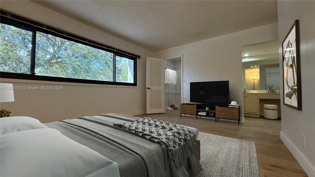 Building Photo - 3309 Bridgewood Dr