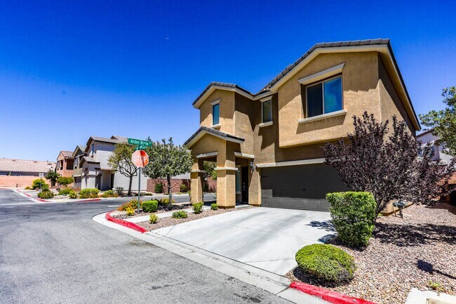 Building Photo - 3 Bed, Den and Loft West Las Vegas Beauty