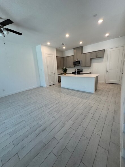 Building Photo - 4152 Kearsage Dr