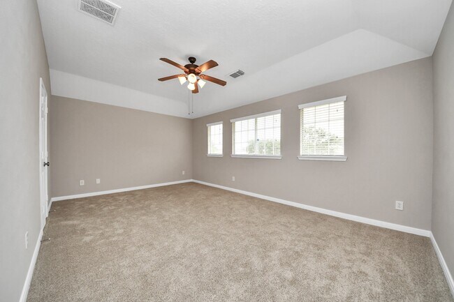 Building Photo - 7447 Oakwood Canyon Dr