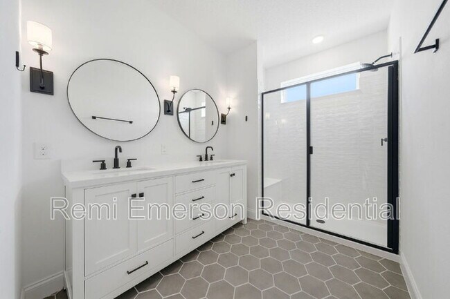 Building Photo - 12626 Clear Sapphire Dr