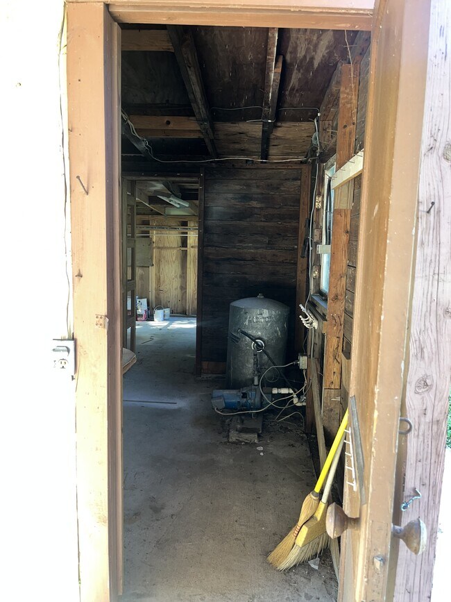 Building Photo - 1223 Ida St