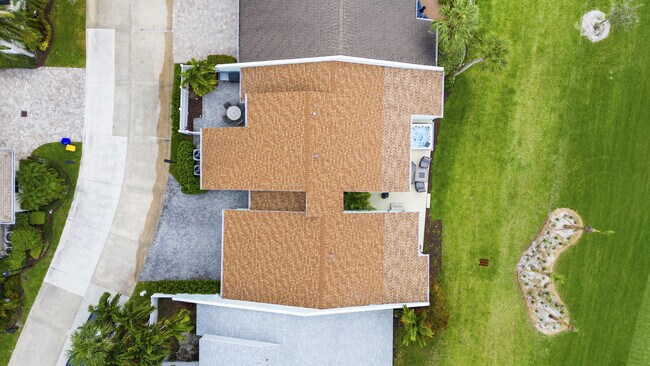 Building Photo - 17235 Bay St