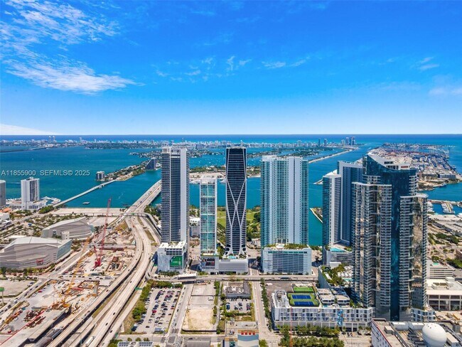 Building Photo - 1000 Biscayne Blvd