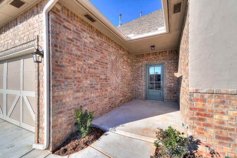 Building Photo - 2909 Tranquilo Ln