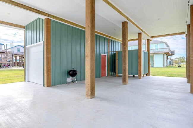 Building Photo - 943 Gulf Shores Dr