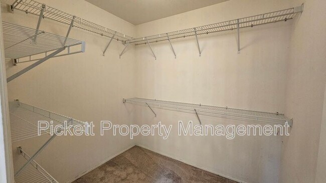 Building Photo - 6559 Gleneagle Ave SW