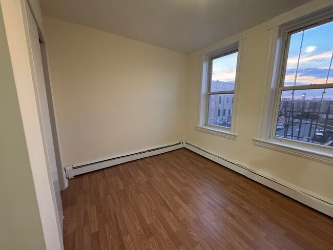 Building Photo - 4306 John F. Kennedy Blvd