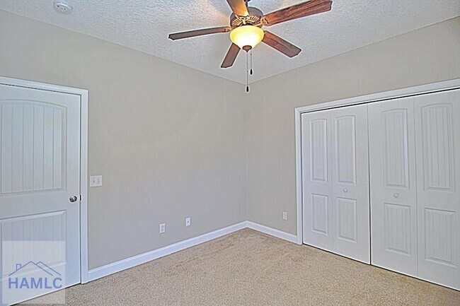 Building Photo - 582 Burke Dr