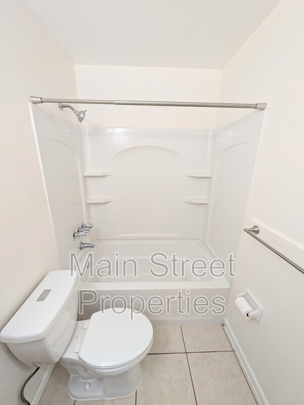 Building Photo - 5086 Yacht Harbor Cir