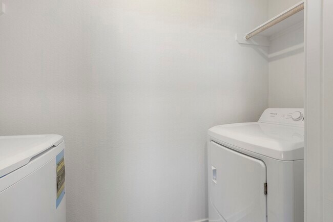 Building Photo - 490 Southern Magnolia Wy